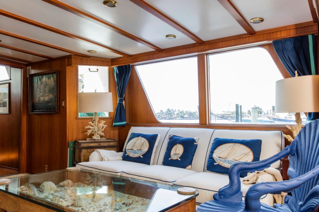 MY SEAFARI - Salon lounge.jpg