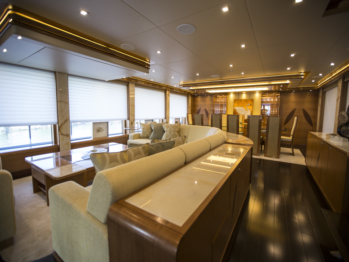 MY SERENITY 133 - Salon main deck.jpg