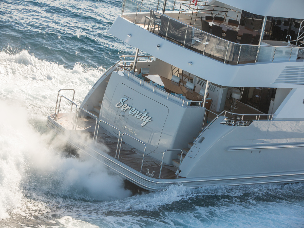 MY SERENITY 133 - Stern shot.jpg