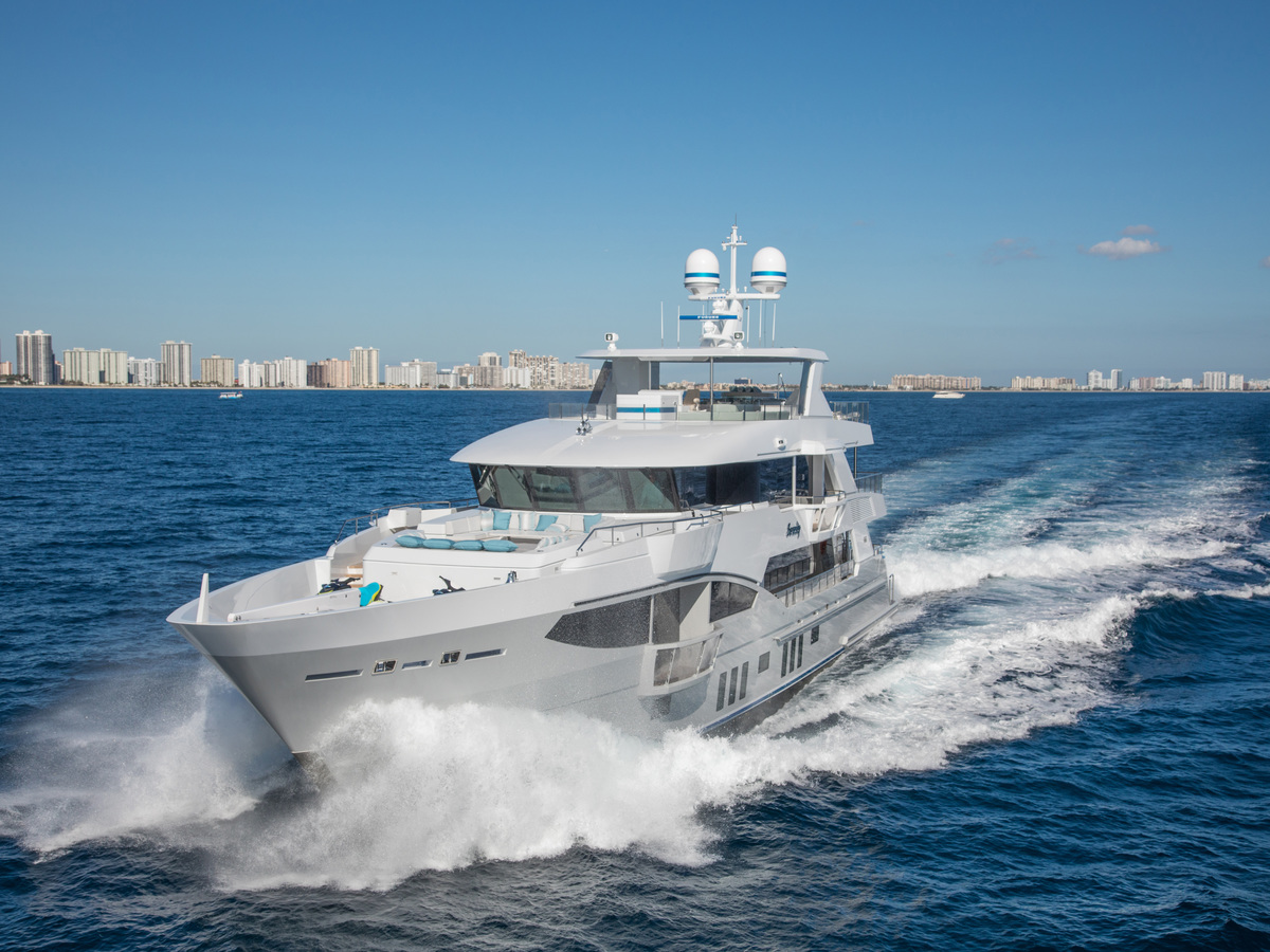 MY SERENITY 133 - Yacht.jpg