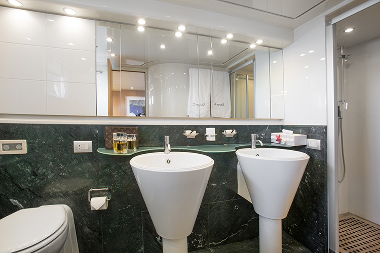 MY SEVEN C - Master ensuite.jpg