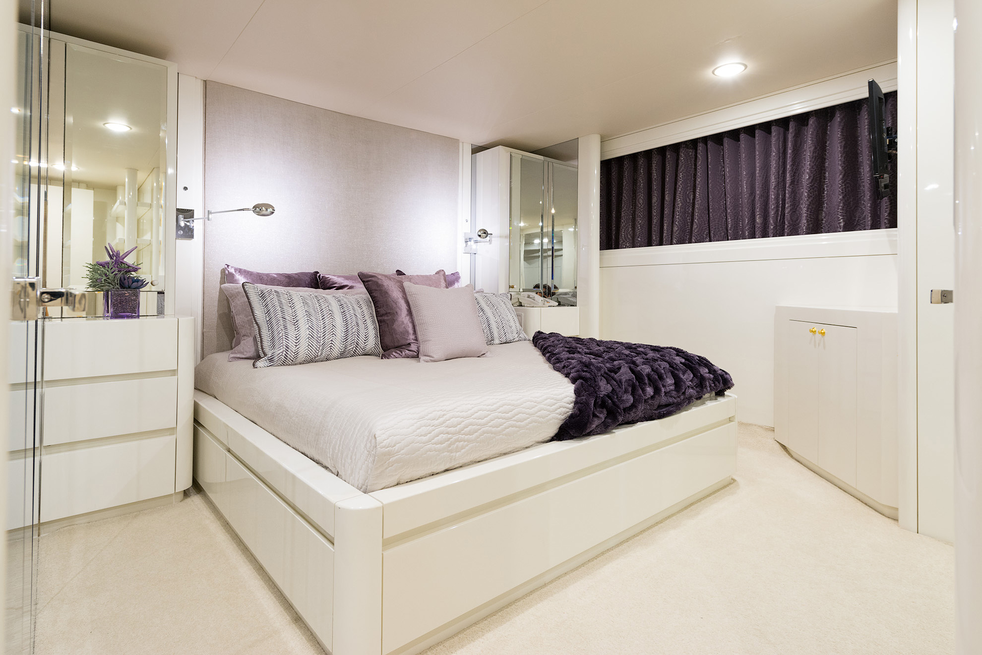 MY SHES A 10 - Guest cabin.jpg