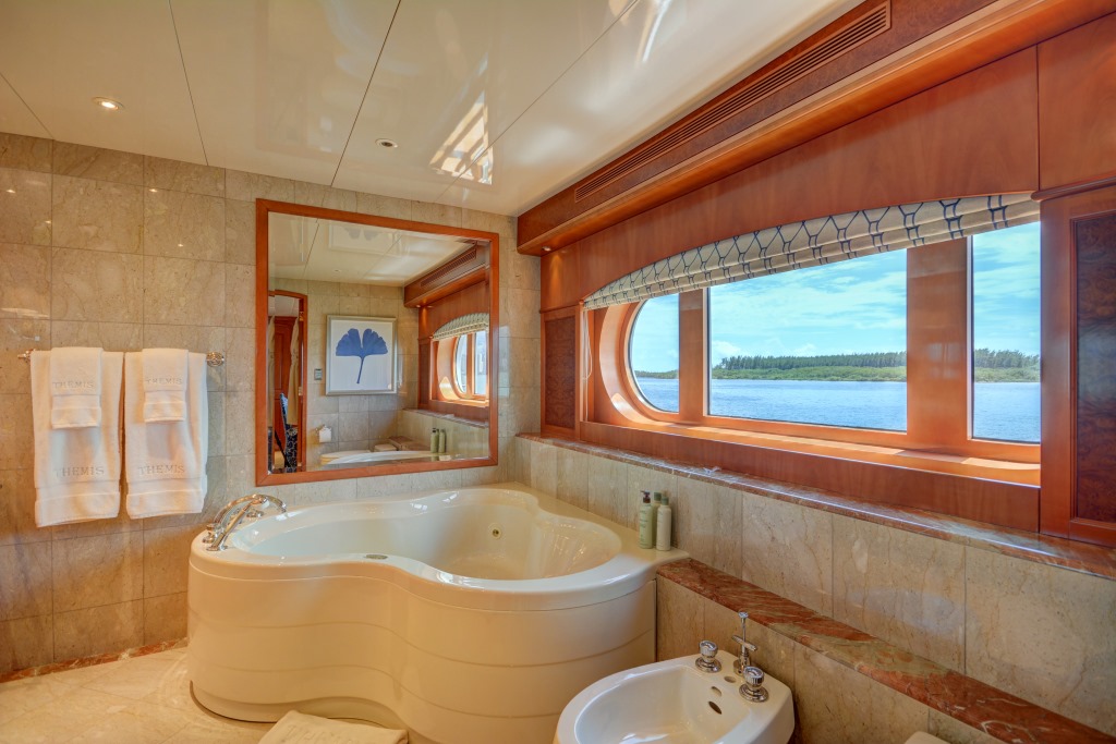 MY THEMIS - Master tub.jpg