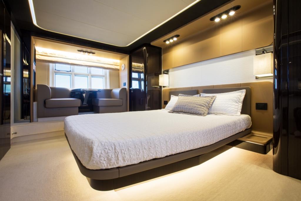 MY TOFFEE CRISP - Master cabin.jpg