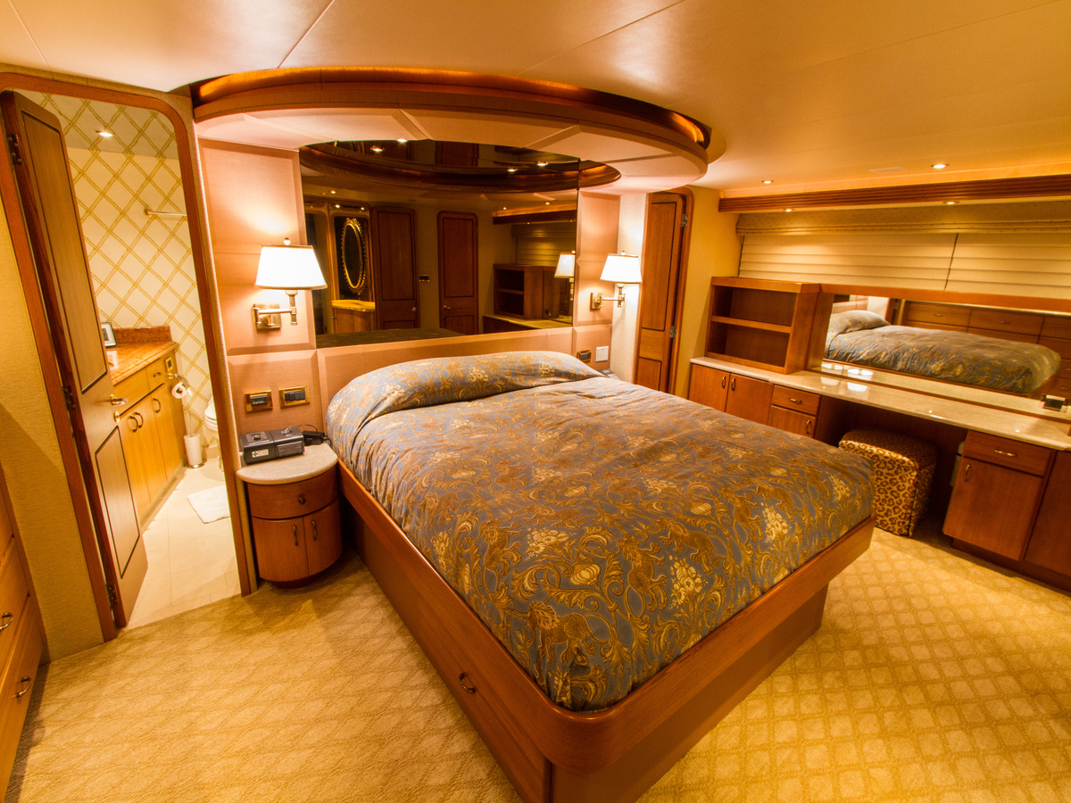 MY WENDY 1 - Master stateroom.jpg