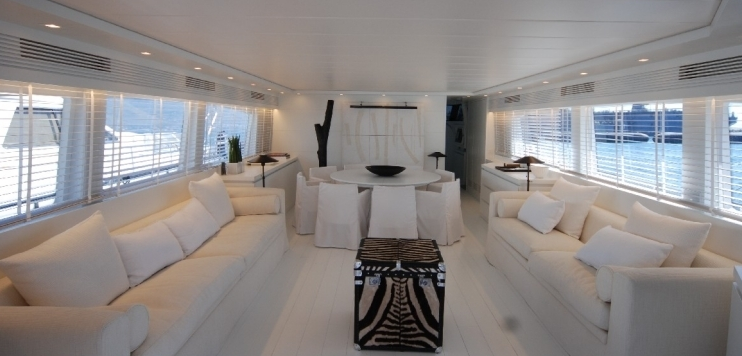 Maiora 27 Yacht Nicka - Dining Area- Lounge.png