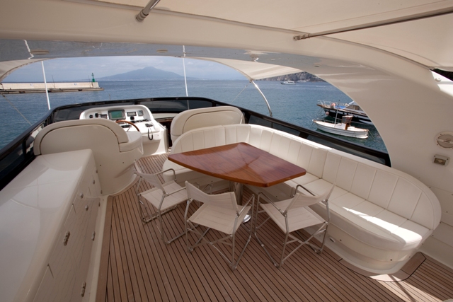Maiora Yacht SANDS 1 -  Flybridge Dining.jpg