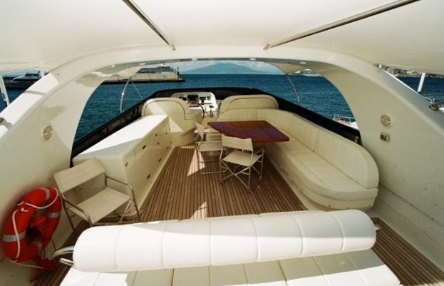 Maiora Yacht SANDS 1 -  Flybridge.jpg