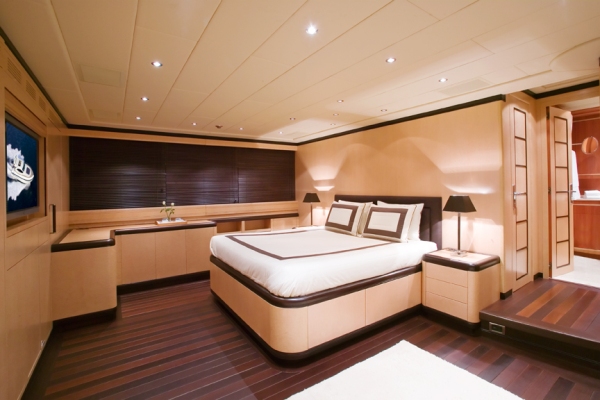 Mangusta 108 FOUR FRIENDS -  Master Cabin.jpg