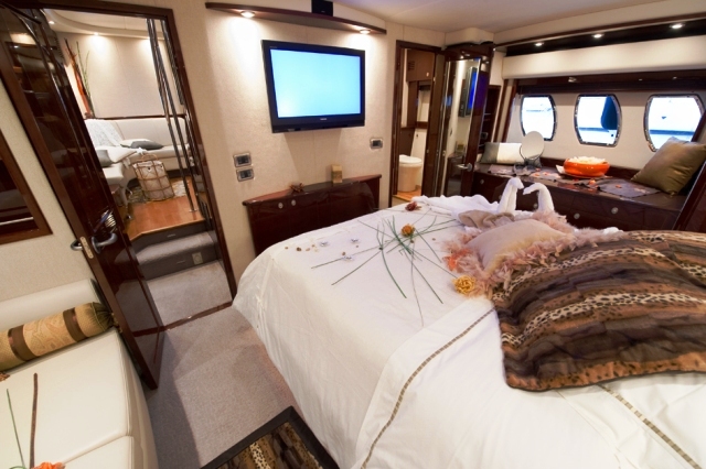 Maniva III -  Master Cabin.jpg