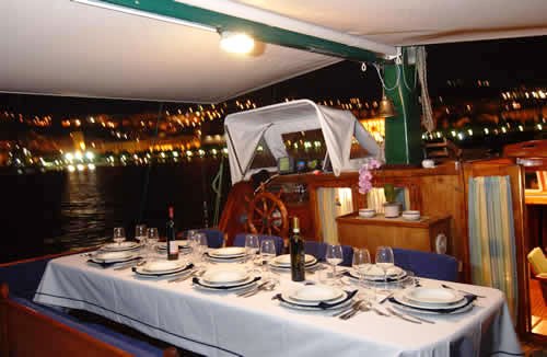 Maria Giovanni alfresco dining.jpg