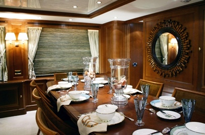 Mariah II - Dinning.jpg