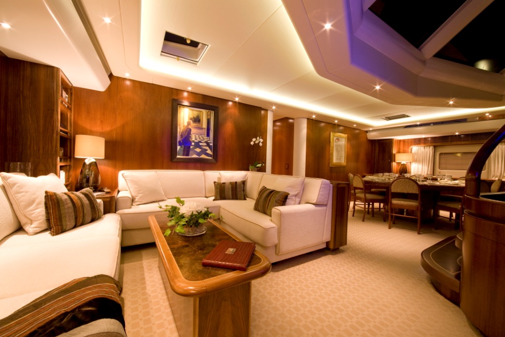 Mirabella III -  Salon.JPG