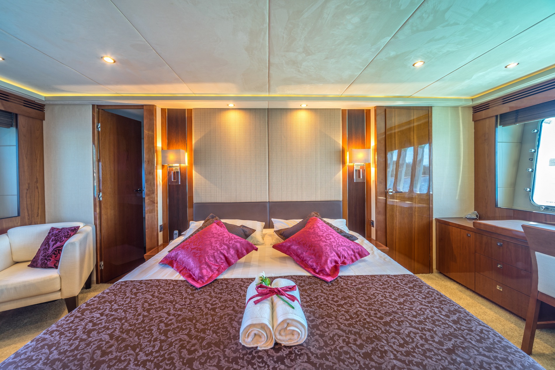 Motor Yacht 66 ABOVE - 013.jpg