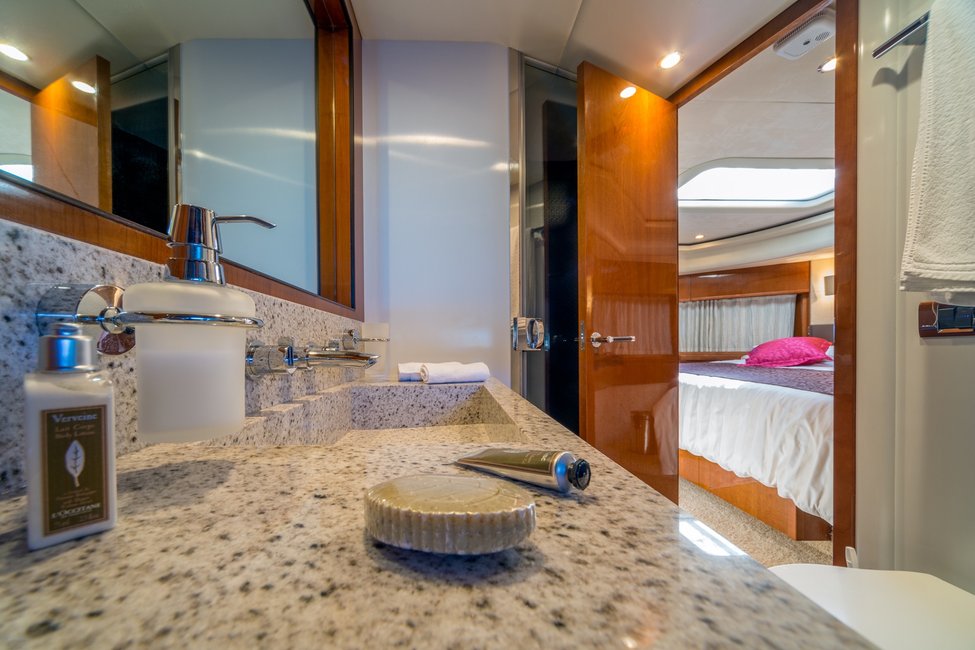 Motor Yacht 66 ABOVE - 017.jpg