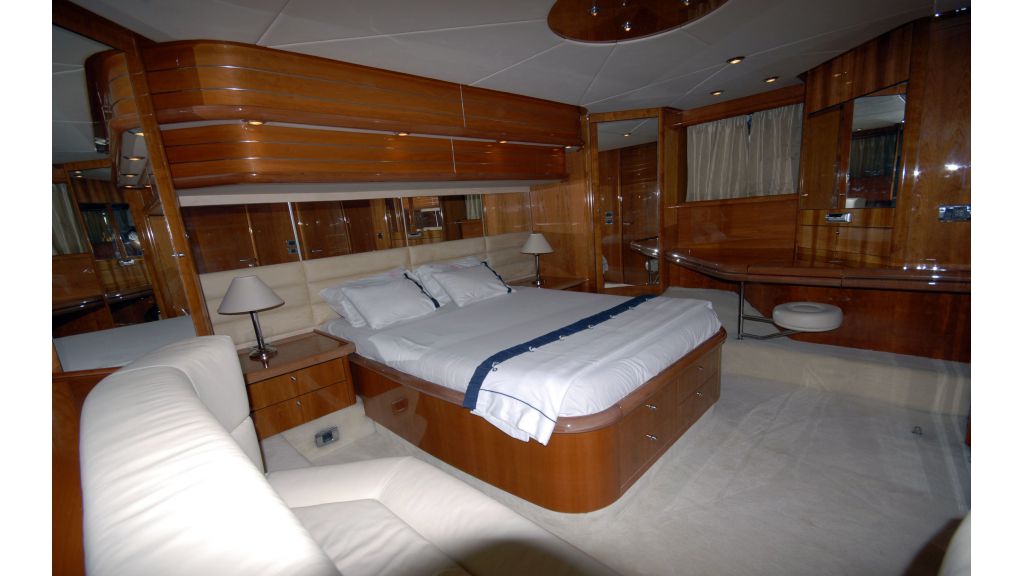Motor Yacht AS MARINE - Master cabin.jpg