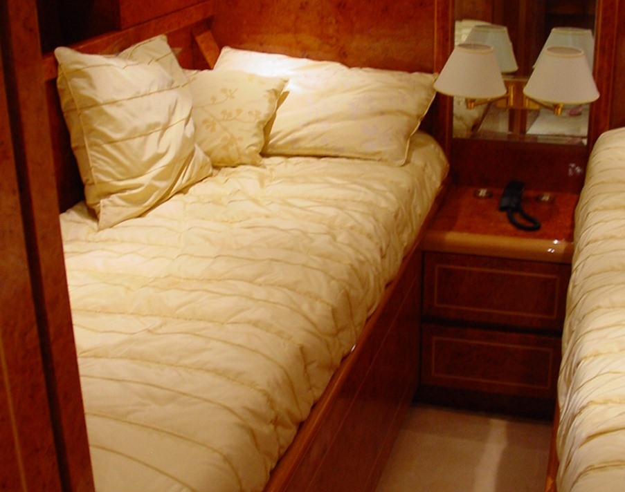 Motor Yacht BELUGA -  Twin Cabin.jpg