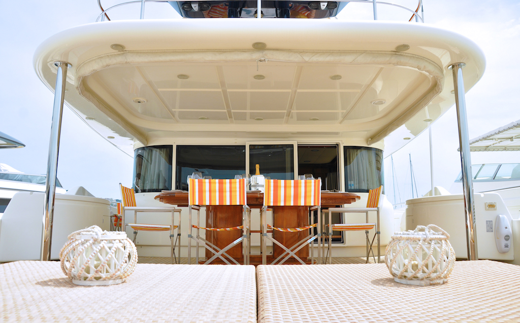 Motor Yacht CONQUISTADOR - Upper deck view.jpg