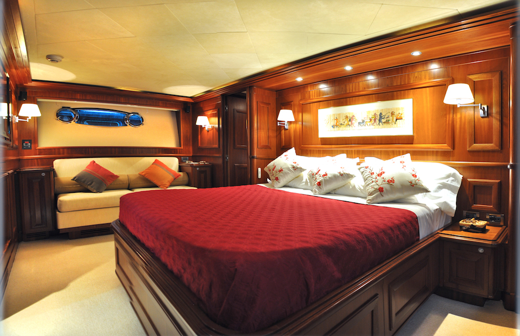 Motor Yacht CONQUISTADOR - VIP cabin 2.jpg