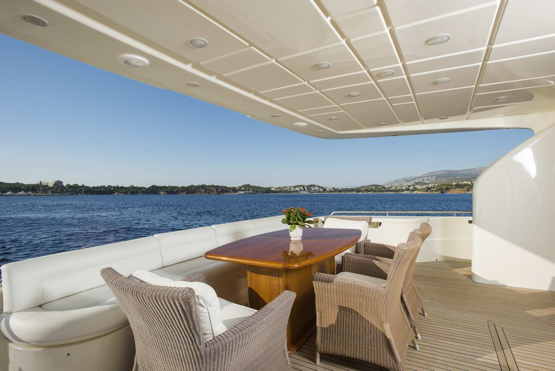Motor Yacht DAY OFF - Aft deck.jpg