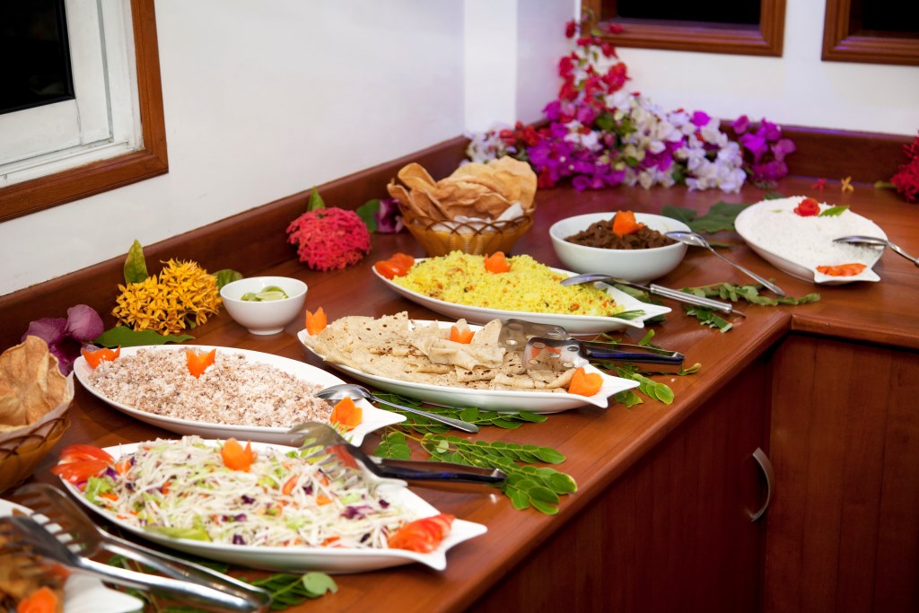 Motor Yacht DUKE OF YORK - Cuisine.jpg