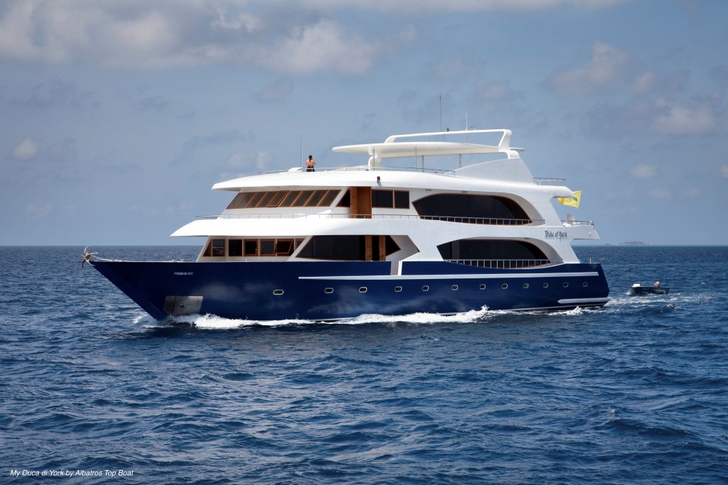 Motor Yacht DUKE OF YORK - Main shot.jpg