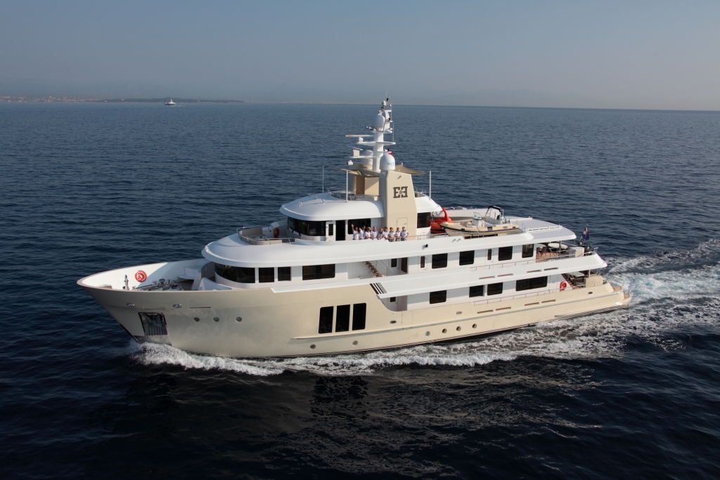 Motor Yacht E&E - Main.jpg