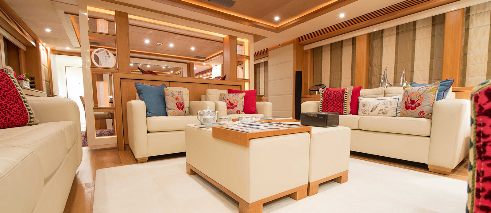 Motor Yacht EMOJI - 002.jpg