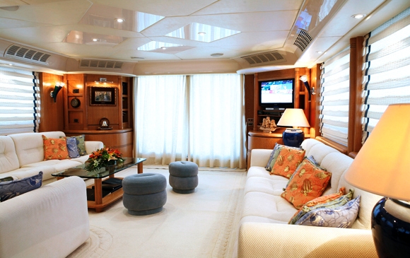 Motor Yacht ERATO -  Salon.jpg