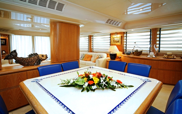 Motor Yacht ERATO - Dining.jpg