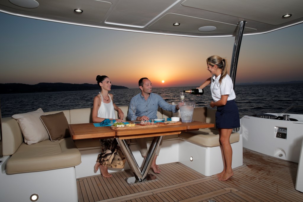 Motor Yacht FINEZZA - At Sunset.jpg