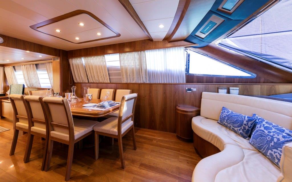 Motor Yacht GORGEOUS - 006.jpg