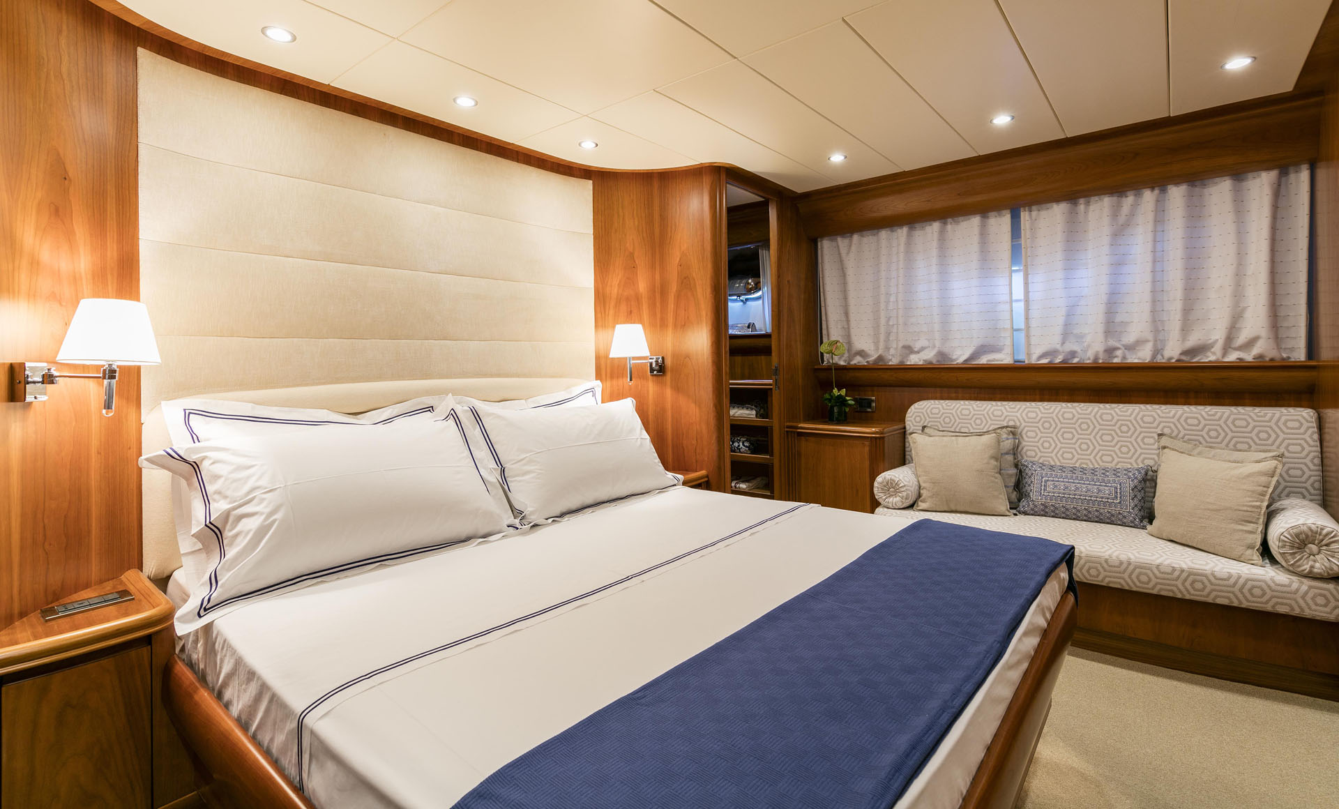Motor Yacht GORGEOUS - 008.jpg