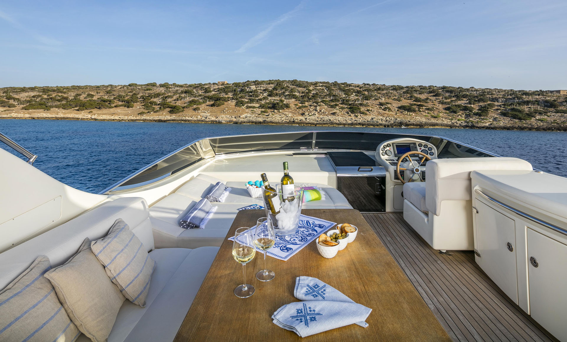 Motor Yacht GORGEOUS - 018.jpg