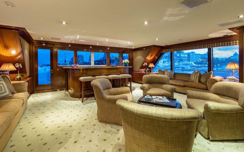 Motor Yacht GRAVITAS -  Skylounge seating.jpg