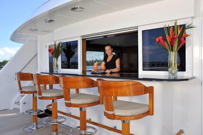 Motor Yacht GRAVITAS -  Upper deck bar.jpg