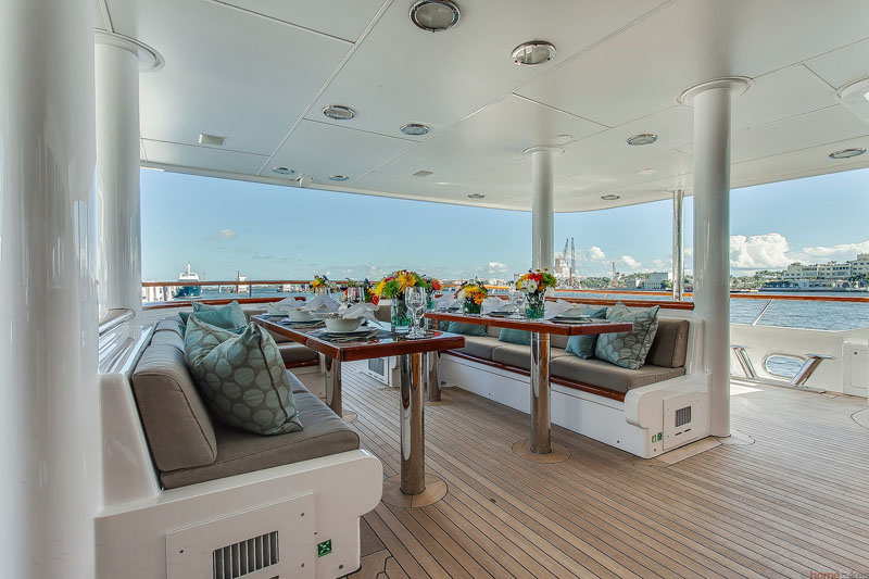 Motor Yacht GRAVITAS - Aft deck dining.jpg