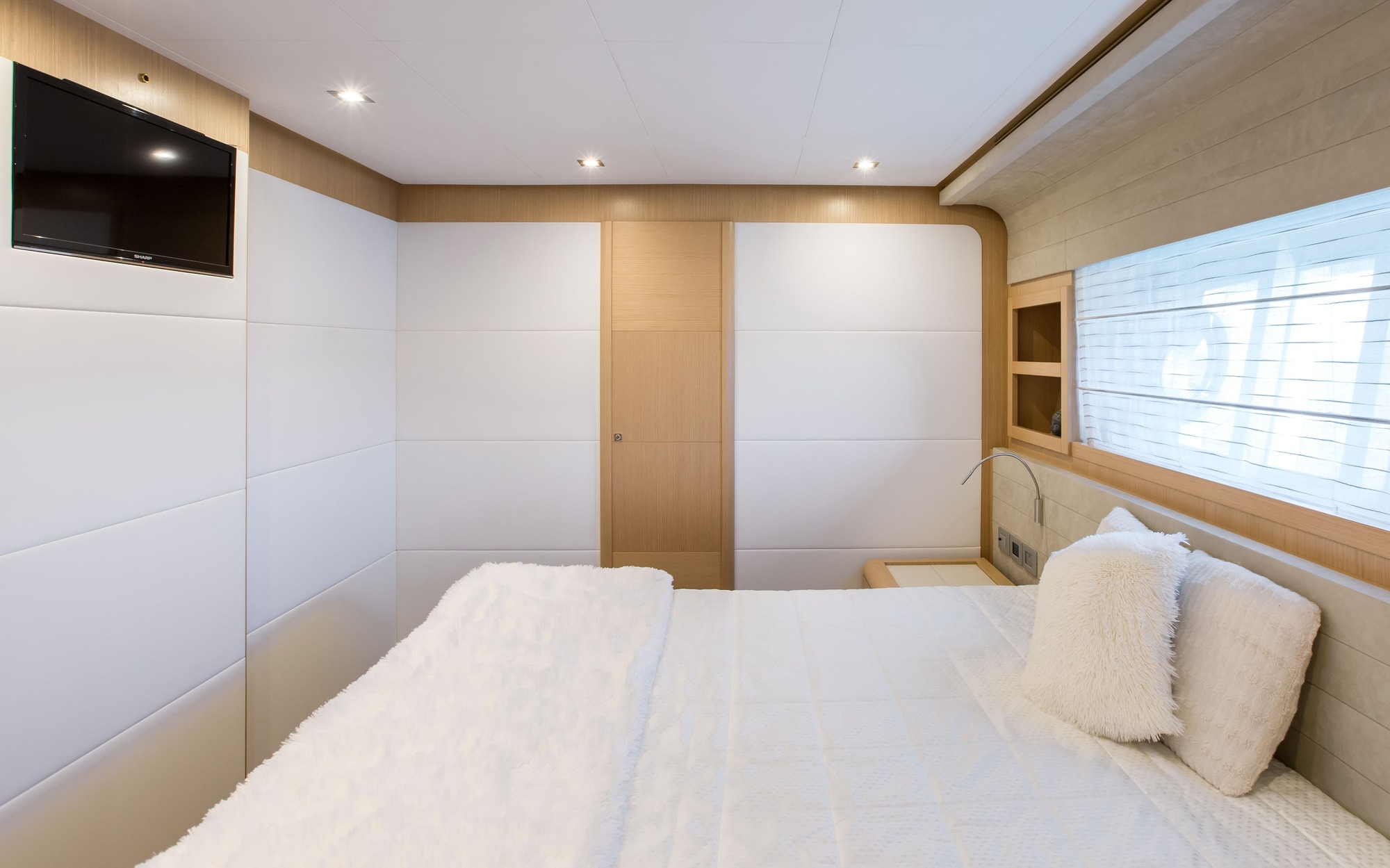 Motor Yacht IGELE - Guest cabin.jpg
