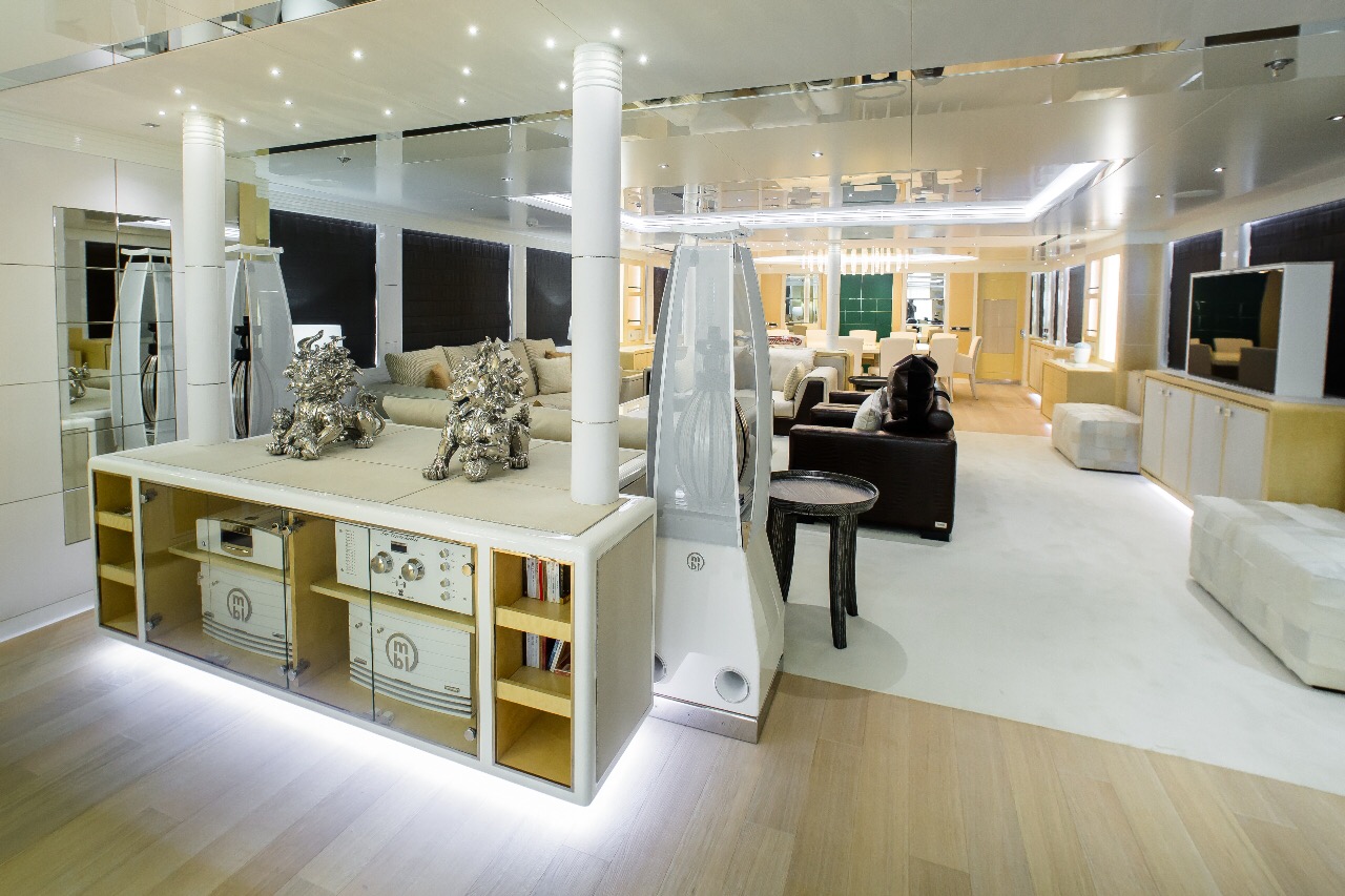Motor Yacht JADE - Sound system.jpg