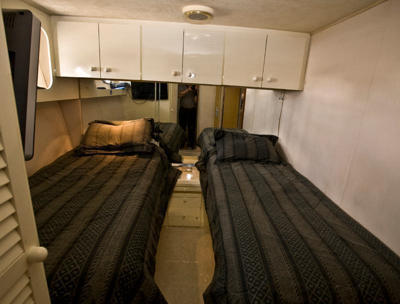 Motor Yacht JUSTINE -  Twin Cabin.jpg