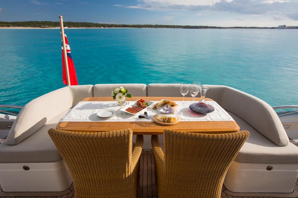 Motor Yacht LA VIE - Aft deck dining.jpg