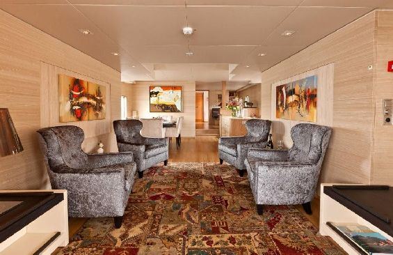 Motor Yacht LARS -  Salon.jpg