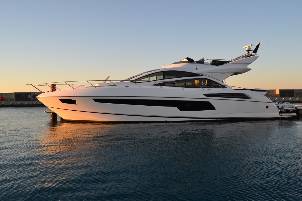 Motor Yacht MALOLO - 001.jpg