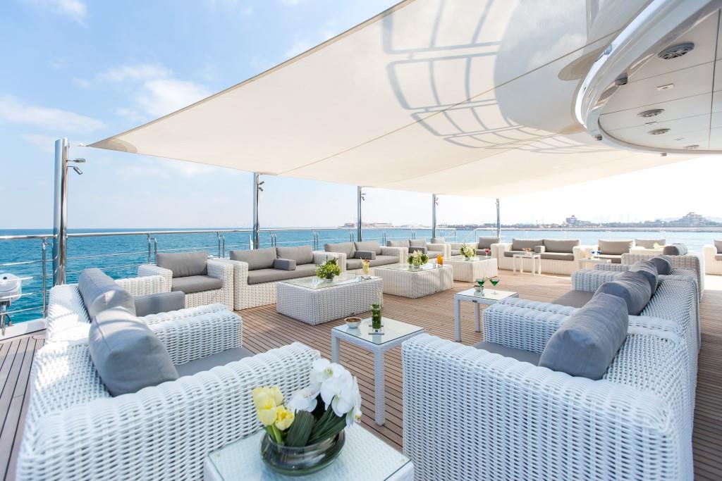 Motor Yacht MOONLIGHT II - Seating.jpg