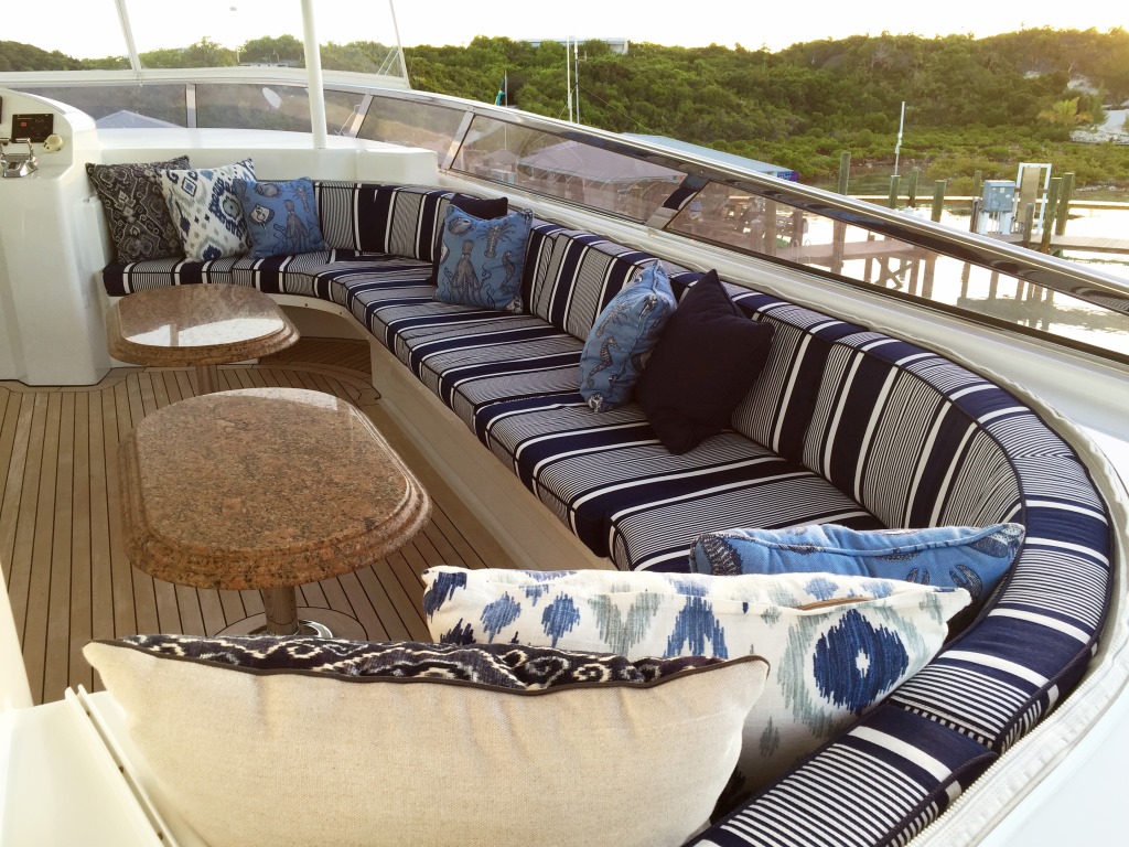 Motor Yacht OASIS - Aft deck.jpg