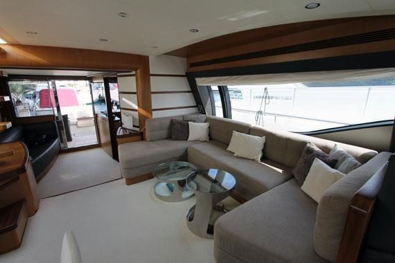 Motor Yacht ONE MORE TIME - Salon.jpg