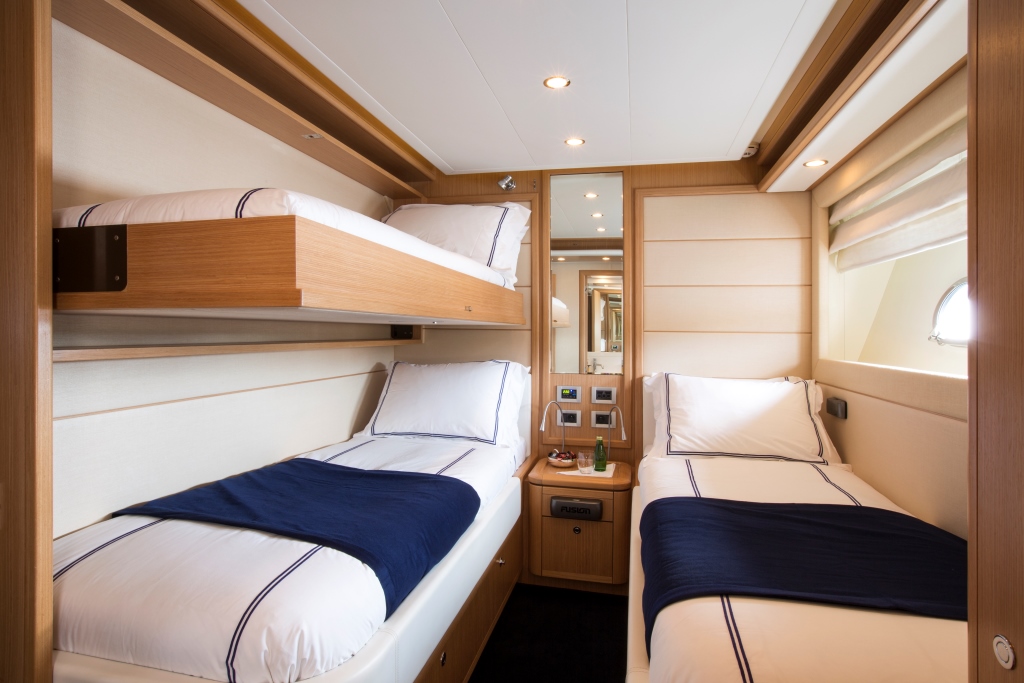 Motor Yacht SANS ABRI - Twin cabin with Pullman.jpg