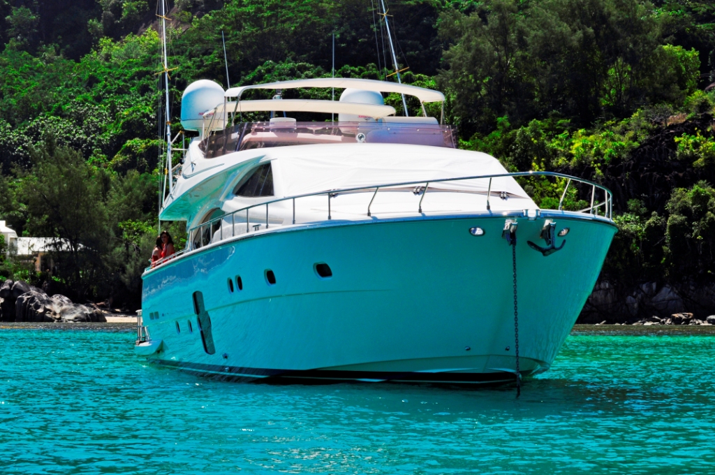 Motor Yacht Sea Stream At Anchor.jpg