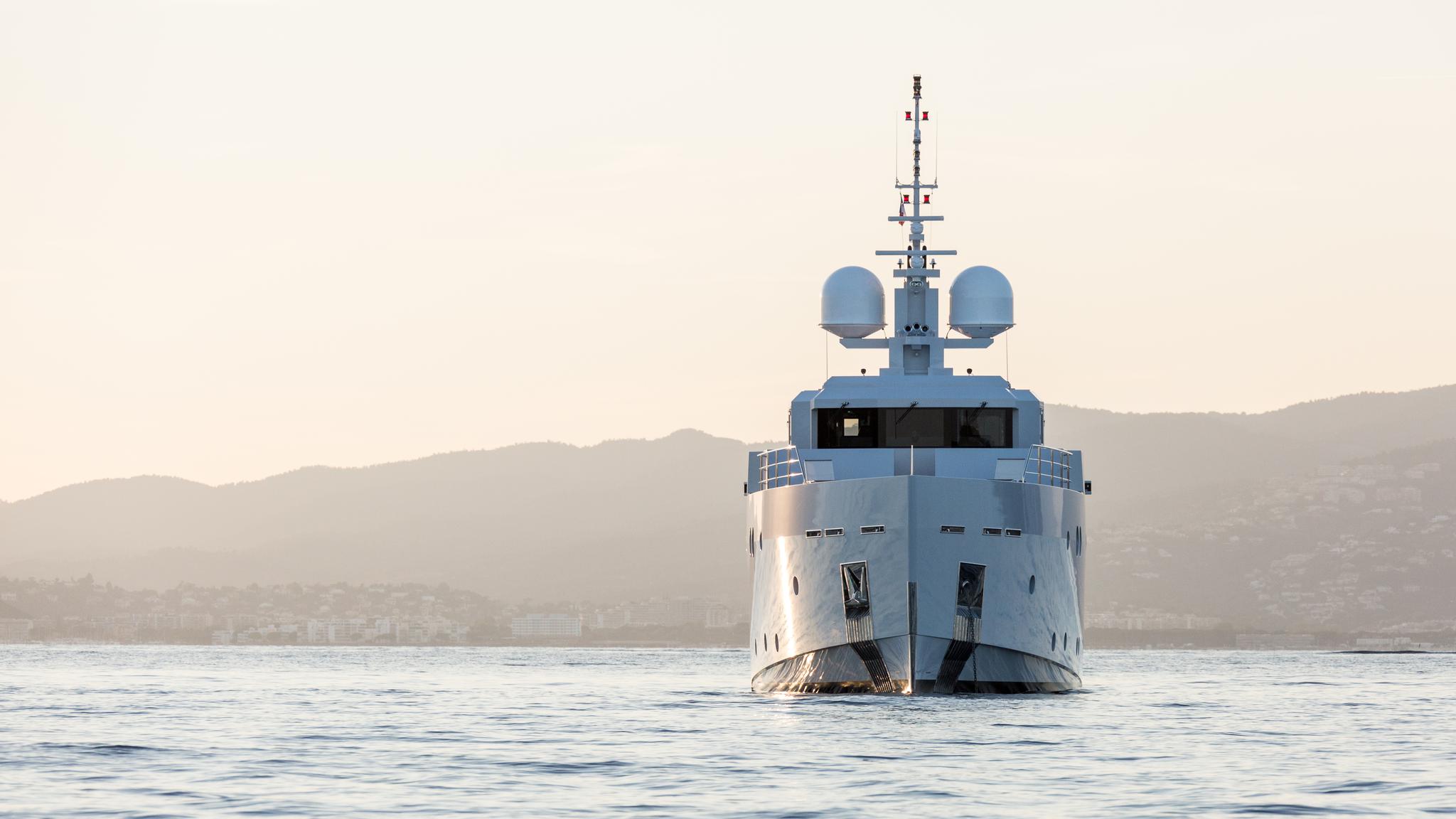 Motor Yacht Sexy Fish - Tansu Yachts - bow.jpg