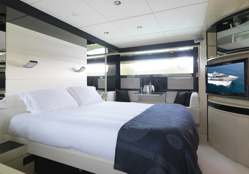 Motor Yacht Stinray M -  Master Cabin 2.jpg